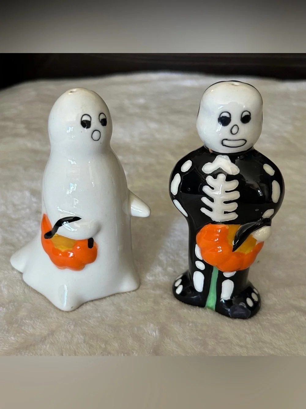Halloween Ceramic Ghost & Skeleton Trick Or Treaters Salt Pepper Shakers 4”